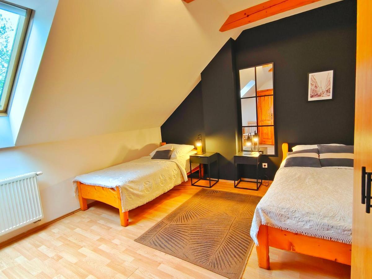 Karczma Maciejowka Hotel Czajowice Kültér fotó